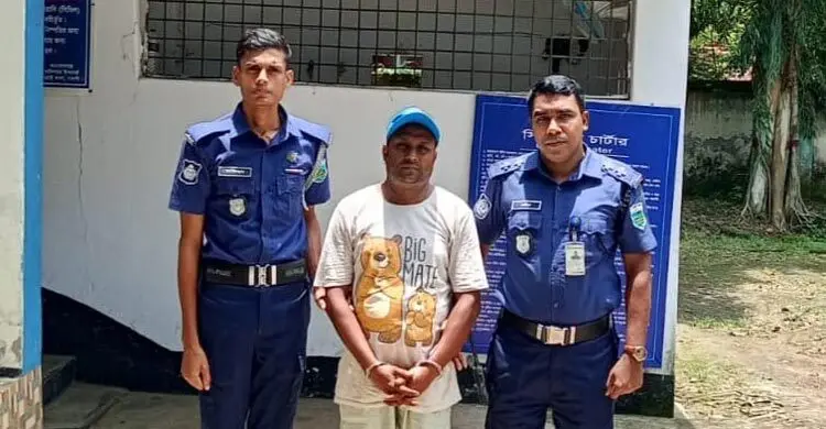 নওগাঁয় কমিউনিটি ক্লিনিকে ১০ বছরের শিশুকে ধর্ষণচেষ্টা: স্বাস্থ্যকর্মী গ্রেফতার