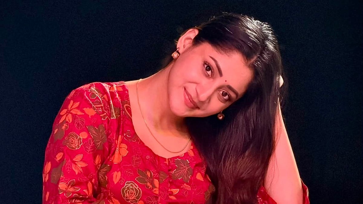 ফেসবুকে রহস্যময়ী লুকে পূজা চেরী: নতুন ছবির ক্যাপশনে কী বার্তা দিলেন অভিনেত্রী?