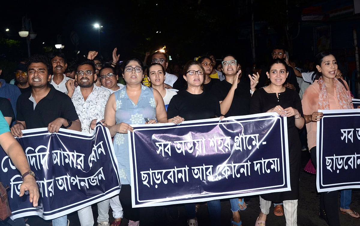আর জি কর কাণ্ড: ভিসেরা নমুনা বিকৃতির চাঞ্চল্যকর অভিযোগ, নতুন করে তোলপাড় কলকাতায়