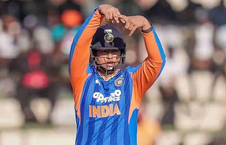 মাঠের তাণ্ডব শেষে কেন তিন আঙুলে ‘এ’ বানিয়ে শান্ত উদযাপনে মাতেন বৈভব সূর্যবংশী?