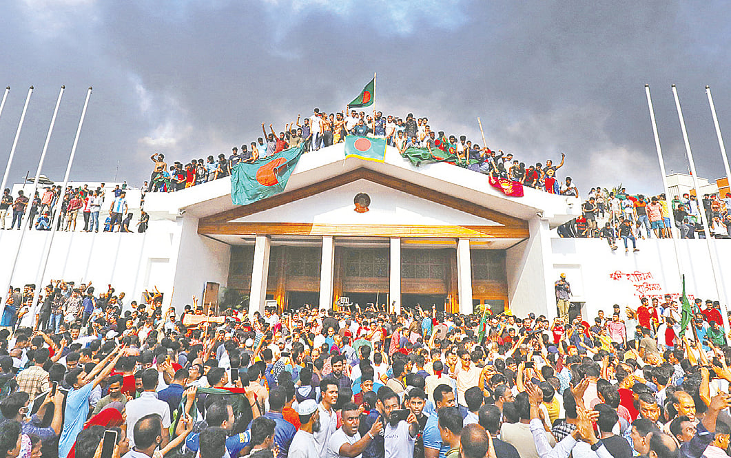 গণ-অভ্যুত্থানের রাজনৈতিক রূপান্তর ও প্রত্যাশার বাস্তবতা: জুলাই আন্দোলনের দুই বছর পর প্রেক্ষাপট মূল্যায়ন