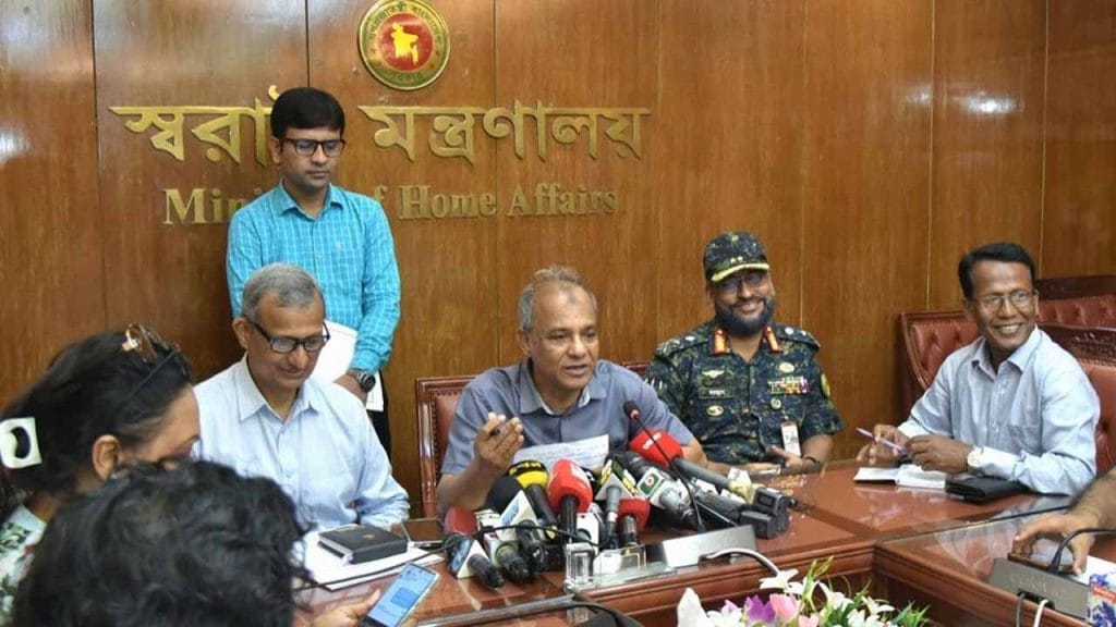 লুট হওয়া অস্ত্রের খোঁজ দিলে মিলবে পুরস্কার